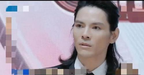 为了吃瓜她进娱乐圈免费,她毅然踏入娱乐圈，开启璀璨星途  第2张